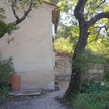 Un Bastidon Provencal Le Puy-Sainte-Reparade